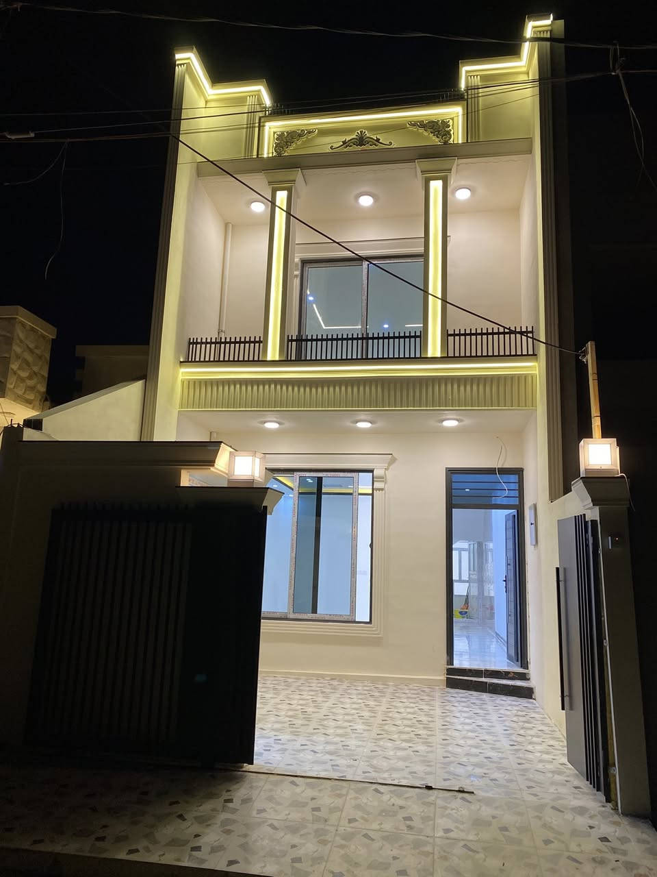 دار للبيع مودرن فول الفول طابو صرف سعر مناسب جدا حي الخمسه وخمسين قرب جامع الراشدين بل بدايه مساحه الدار 100 متر تفضل خاص او اتصل على الارقام التالي او راسل واتس اب
***********
