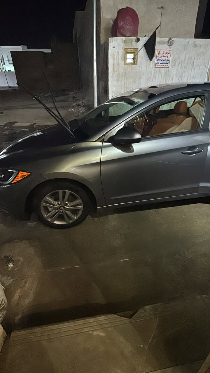 الانتر مديل 18بلا حادث داخله كلين ليبل واحد رقم نكليزي سعر ١٢٢وبيه مجال
***********
