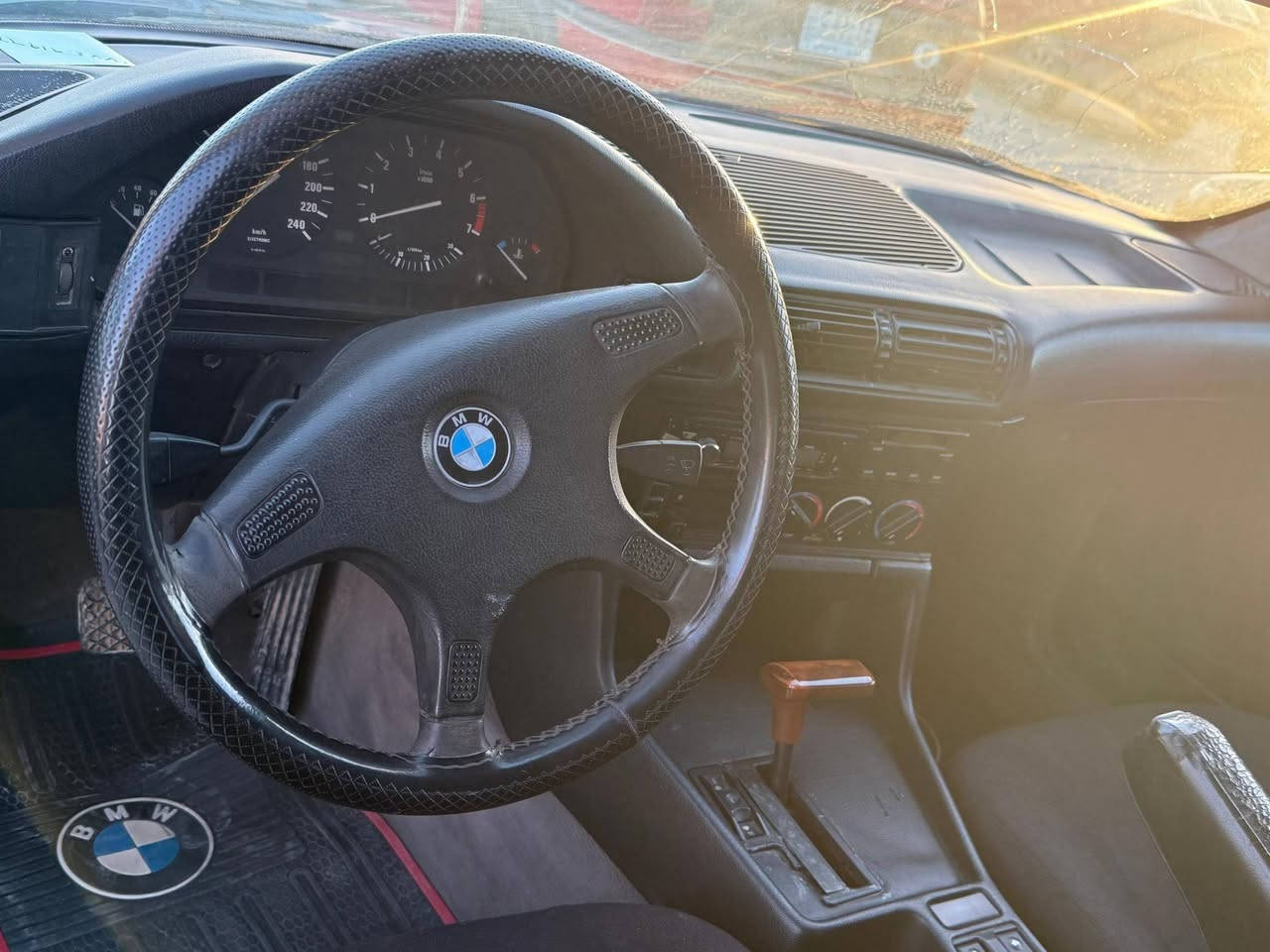 بي ام 525 فول كير اوتو محرك فل و تبريد تدفئة رقم دولي جديد بسمي شرط الوكاله والتحويل سعر نقد 55$  ترهم مقدمه 30 ترهم مراوس اتصل وتدلل ***********
