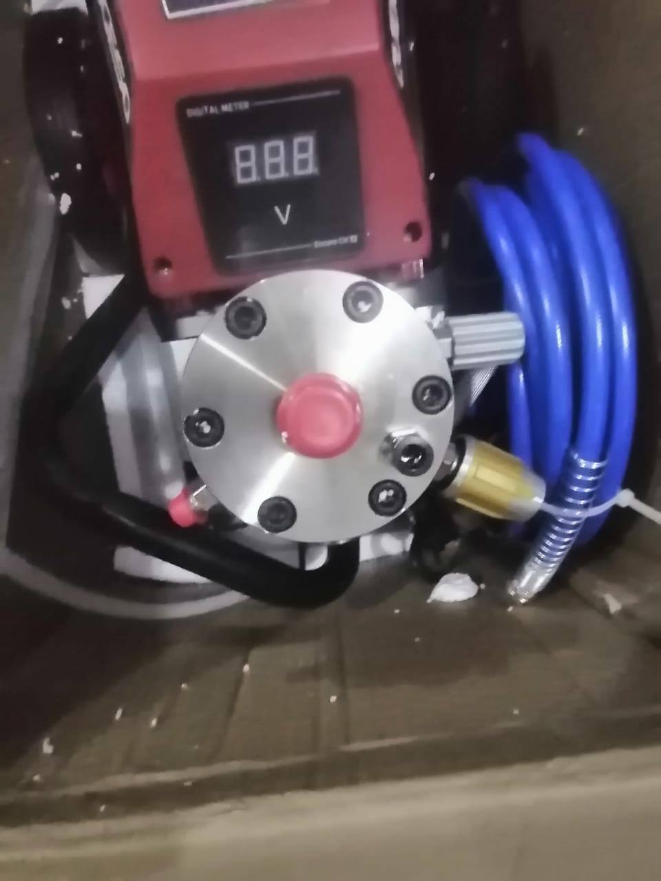 هذا كمبريسر يشتغل بوية وبنتلايت  المواصفات  مسدس مع صوندة بالنايلون ١٠ متر مع نزلال عدد واحد مع شيش طوله نص متر بالنايلون  بشرط على فحص 
 سعره ٣٢٥ مو تجي تكلي وكعلي اكو توصيل لجميع المحافظات العراق مجاني هذا رقمي ***********
