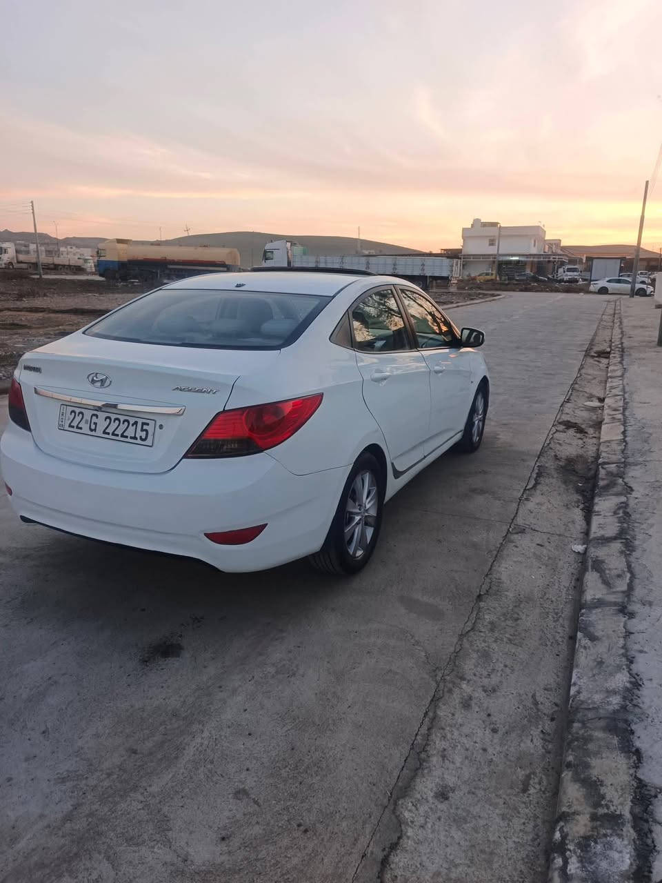 السلام عليكم للبيع احسنت اكسنت موديل ٢٠١٢ خليجي رقم اربيل شرط التحويل بيه قطعتين صبغ بدون دخل حجم محرك ١٦ دوش كير محرك شرط السعر ١٠٦ وبي مجال بسيط رقم موبايل ***********//***********
