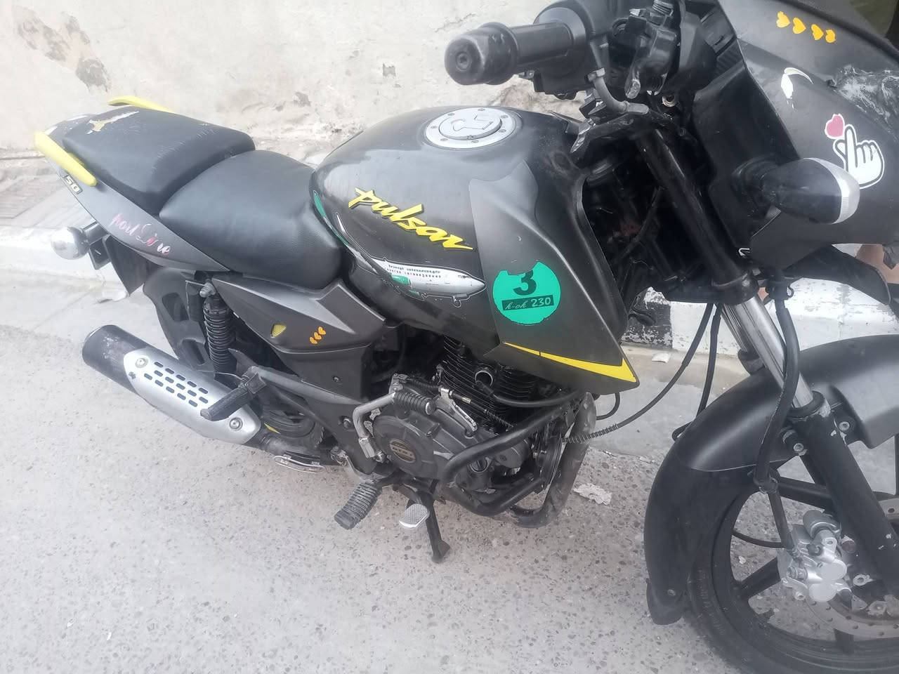 السلام عليكم دراجه بولسر موديل 21 طالعه ب 22 دراجه مجفته شركه محرك خير من الله  كلشي شغال بيه و ما محتاجه اي شي رقم نكليزي تحويل ثاني يوم سعر 1650 المكان بصره معقل رقم ***********

