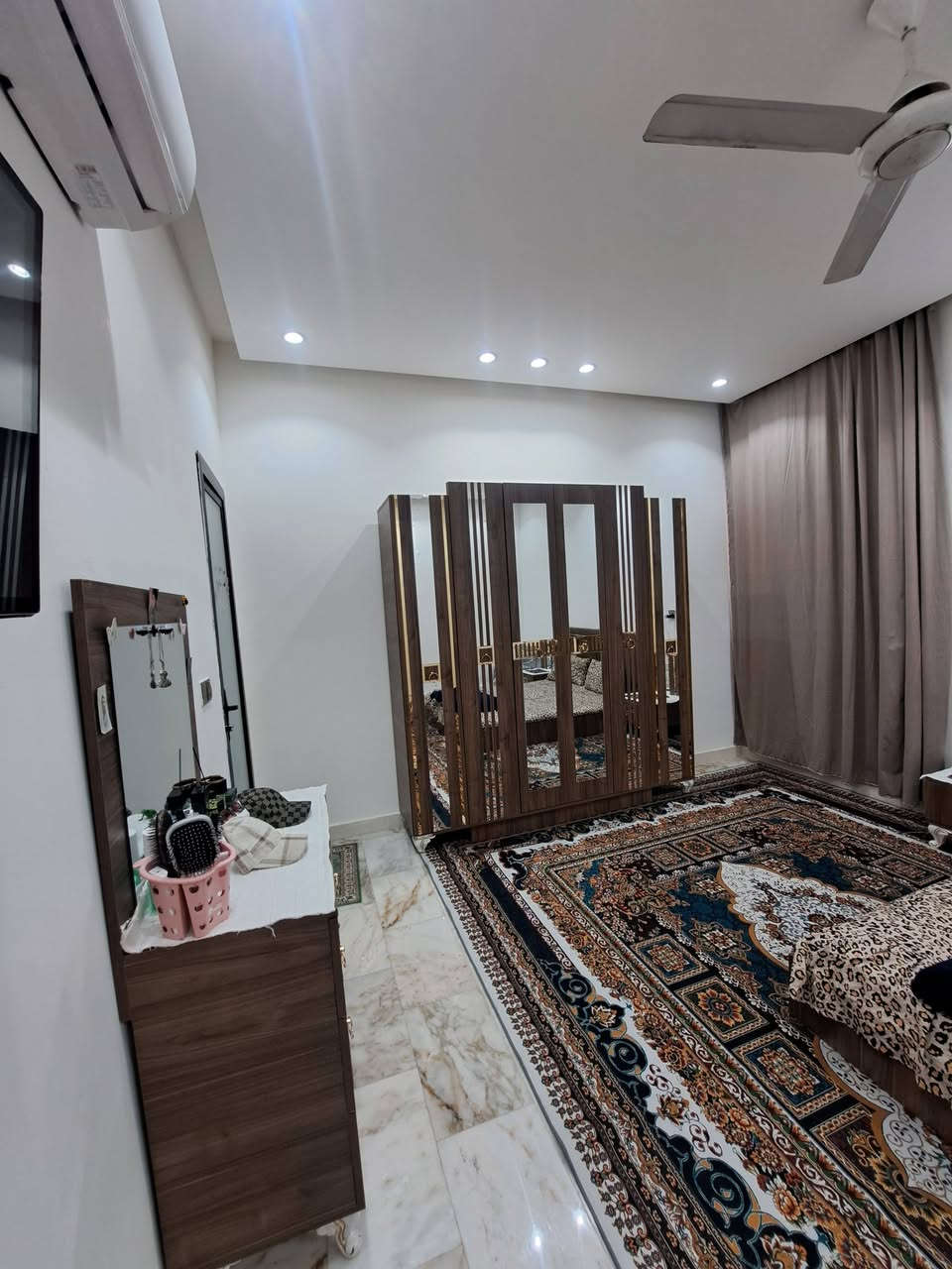 غرفت نوم تركي 5قطع غرفه جديده سعر 700 وبيه مجال مكانك بغداد  رقمي ***********
