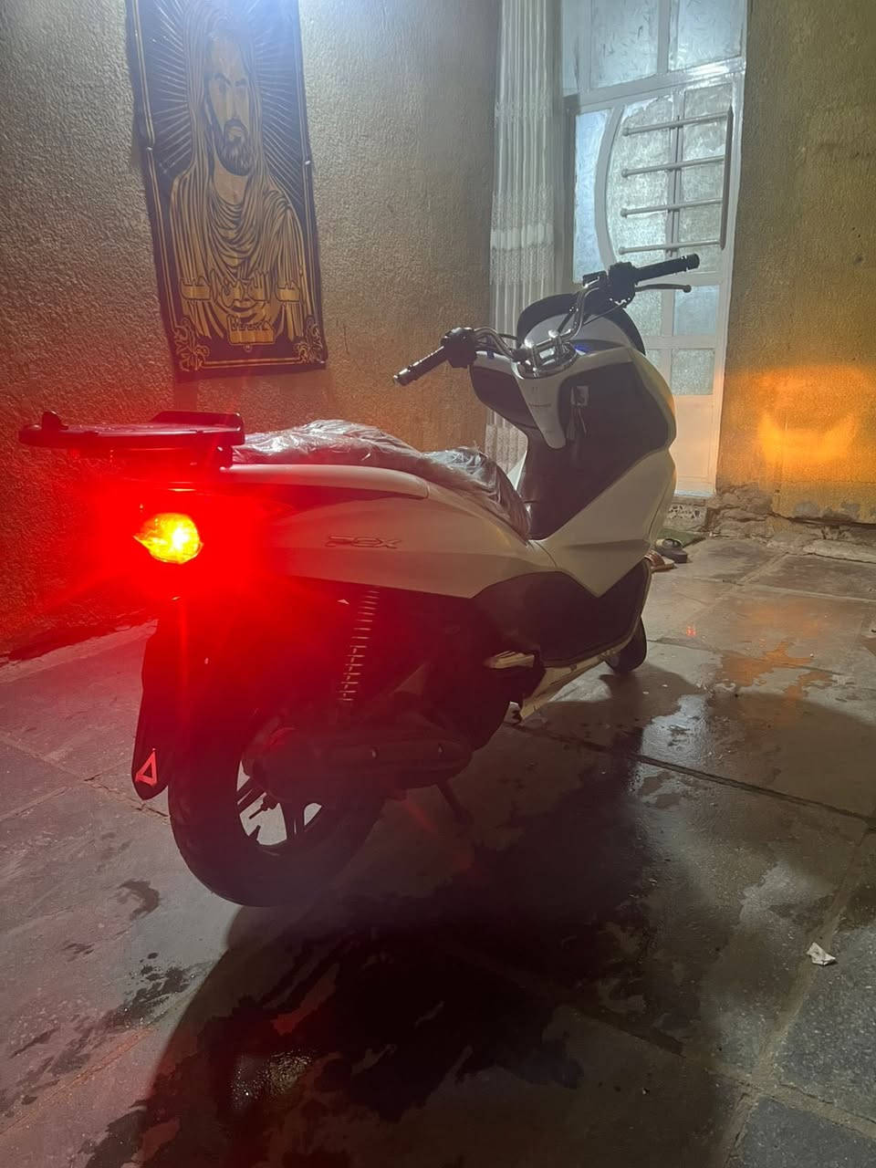 السلام عليكم دراجه بي سي اكس جيل الاول للبيع منطقت الشعله السعر 12$ بيهه مجال حق الجيه رقم ***********
