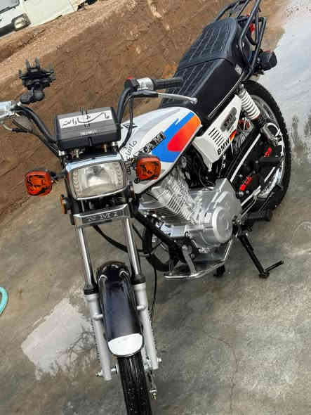 سلام عليكم دراجه نامه شلامجه الاصلي  للبيع موديل (25)دراجه شرط مكفوله  من التاير للتاير  اي عيب مابيه وكله عل ابلاد كهربائيات كله شغال لايت زنون منضومه دسك خلفي دراجه بس الجنايه تعرفه  الي مو شراي لا يتصل فدوه     ***********
