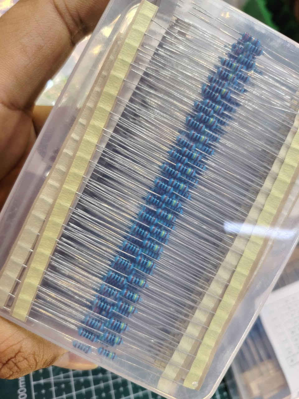 كت مقاومات كل كت يحتوي على 600 مقاومة 
كت لدات 3 أحجام 300 لد 

السعر للكت الواحد 5 آلاف دينار 

للطلب خاص


**إذا كنت صاحب هذا الإعلان وتريد حذفه لأي سبب، رجاءا أرسل رسالة إلى الدعم الفني**