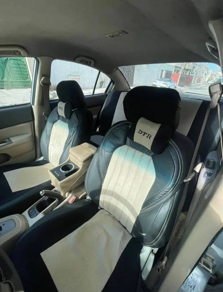 السلام عليكم 
للبيع او مراوس 
(شرط التحويل بياع شراي مابيعلك)
موديل ٢٠١٠ محرك ٢٠٠٠ بلادي 
كير اوتماتك At ٤ نمر 
اكثر كير ومحرك مرغوبات بالشيري 
السيارة ماشية ١٢١,٠٠٠ حقيقي شرط الفحص 
المكينة والكير شرط 
كهربائيات بلادية 
منظومة تبريد كلها بالكامل جديدة من فريز وڤان وصوندات وكمبريسر وبخاخ شرط ثلج 
صدر امامي خلفي جديد طستها ناعمة كلش
باتري جديد 
تخم دسكات امامي خلفي جديد 
راديتر + صوندات وجوينات ومراوح جديد 
السيارة مسويلها ادامة كاملة على ايدي جنت ناوي اجنيها لكن عندي ضرف واريد ابيع
بدون لا صبغ ولا اي شي مملعوب بيها 
داخل نظيف ما واضح بالصور  
السيارة نقصها فقط يدات بوب داخلية مال عكس السايق وباب السايق مينقفل غير هذني شيطلع بيها اني اتكفل بي 
مكاني بغداد الدورة 
السعر ٤٤ بي مجال بسيط جدا اخوان بدون احراج السيارة مكلفتني اكثر لكن اذكر دابيع لان عندي ضرف 
للاتصال *********** 
يوجد واتس اب بغداد, العراق
