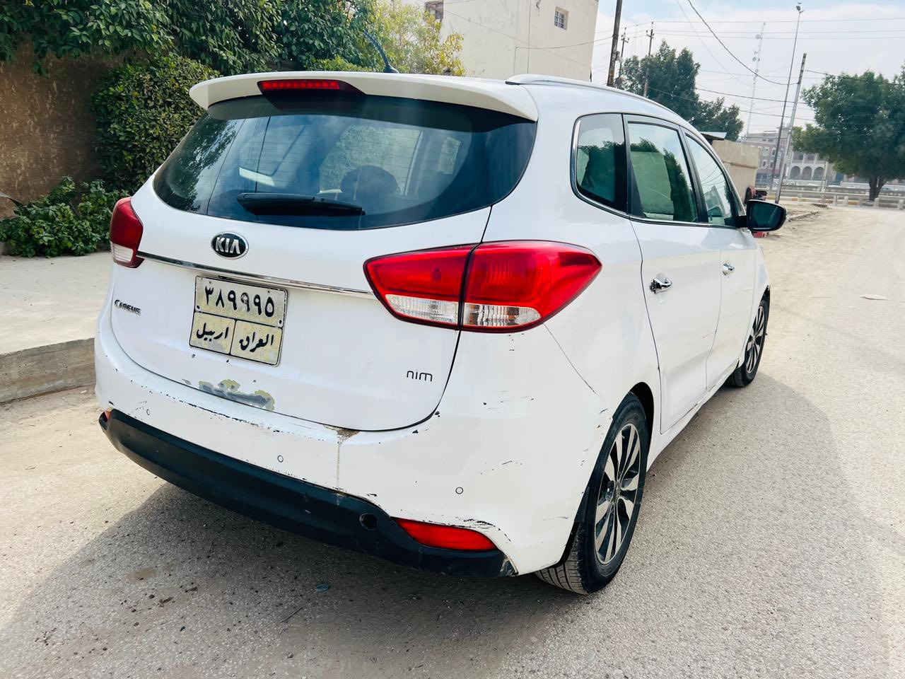 السلام عليكم 
كيا كارنز موديل 14 بيها حادث بجهة الصدر 
سنويتها ساقطه ب اسم كردي رقم الكردي موجود بلسنويه 
حداديه ضعيفه بيها ضرر قليل يعني ترتيب شويه 
بيها طخطخات مثل متشوفون بلصور  
السعر 110 وبيها مجال قليل 
***********
***********
