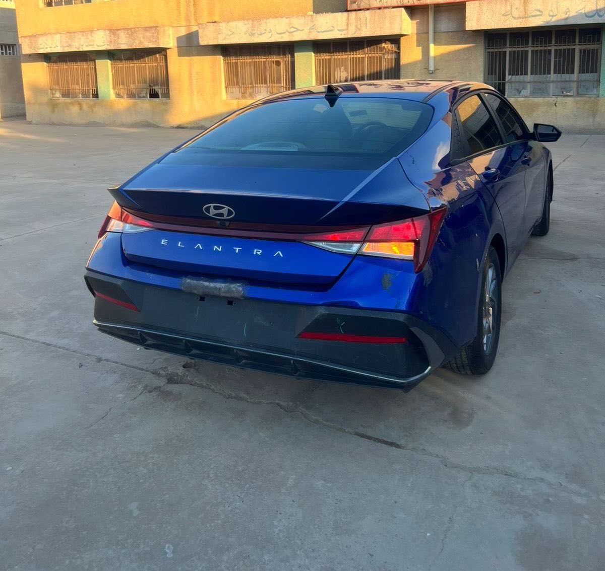 السعر 143.  تلفون. ***********. 
 النترا مديل 24 وارد امريكي دخول جديد مواصفات نص فول بصمه ترحيب ابو شاشه دجتل متصل رادارت لد متغير وبقيه المواصفات المتعارف عليها سيارة جديده بجم كبس على وضع الشركة ماشيه 17 mi حادث قبق جنطه مبدل اصلي نفس ألون السياره بدون صبغ بدون ايرباك فقط بارد بسيط جاملغ الخلفي وصور الحادث مرفقه
