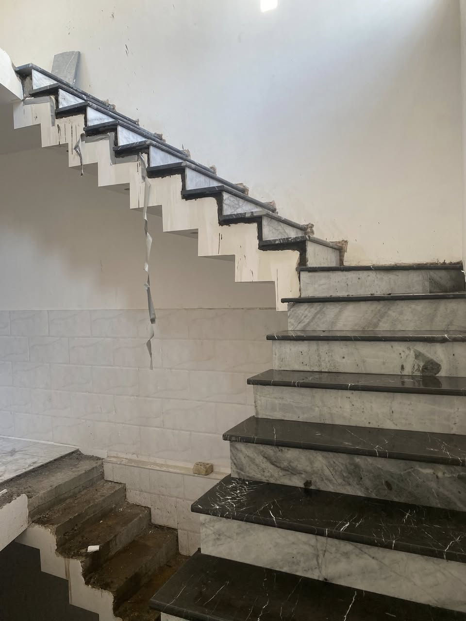 ‏سلام عليكم خلفة سيراميك جدران أرضيات مرمر￼ بورسلين بايات شغل درجة أولى بغداد***********
