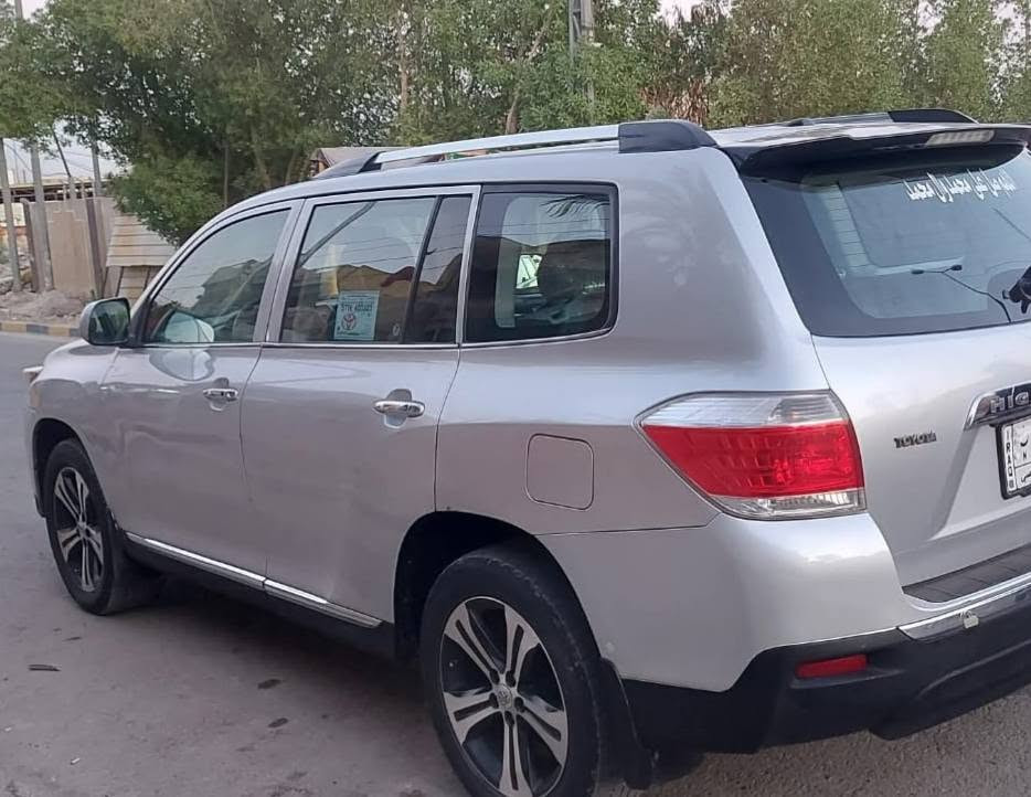 هالندر موديل 2011 فول كامل مواصفات ثلاث قطع صبغ بدون حادث قطعه واحده وارد امريكي السعر 160 ورقه ***********
