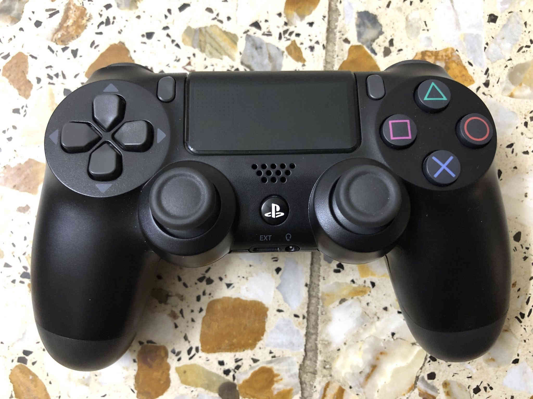 السلام عليكم 
بلي فور برو واحد تيرا مهكر نظام 11 قرص 
بيس 25 او GTA5 بعد بي لعبات يدات2
جهاز كلش نظيف ما مفتوح يشغل 4K 
السعر : 350ألف او بي مجال 
بغداد الخطيب 
الرقم :***********
