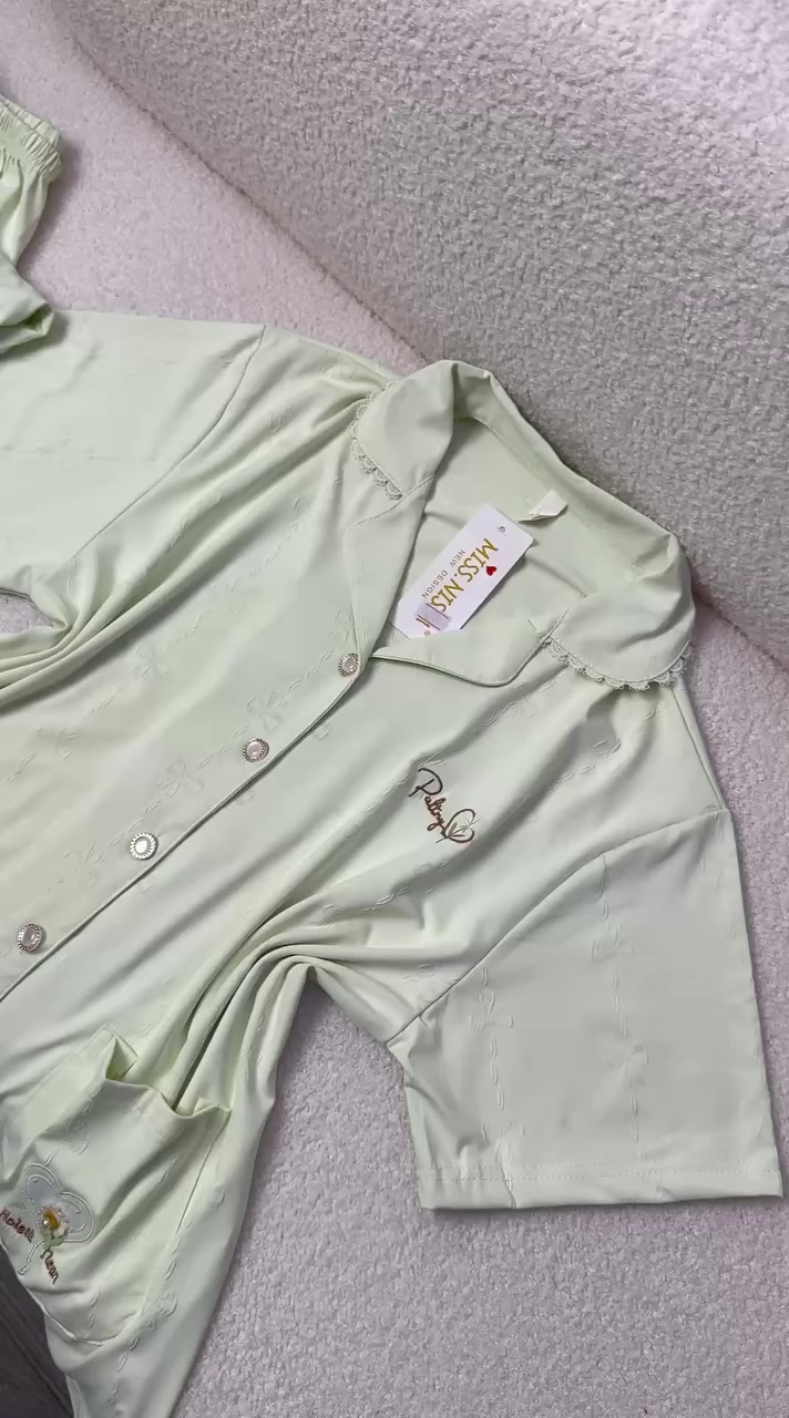 تراك نوع القماش فانيله فول ليگرا
قطعه راقيه كلش
قياسات XL—2XL
يلبس وزن 55–85 كيلو
https://t.me/sstggh


**إذا كنت صاحب هذا الإعلان وتريد حذفه لأي سبب، رجاءا أرسل رسالة إلى الدعم الفني**