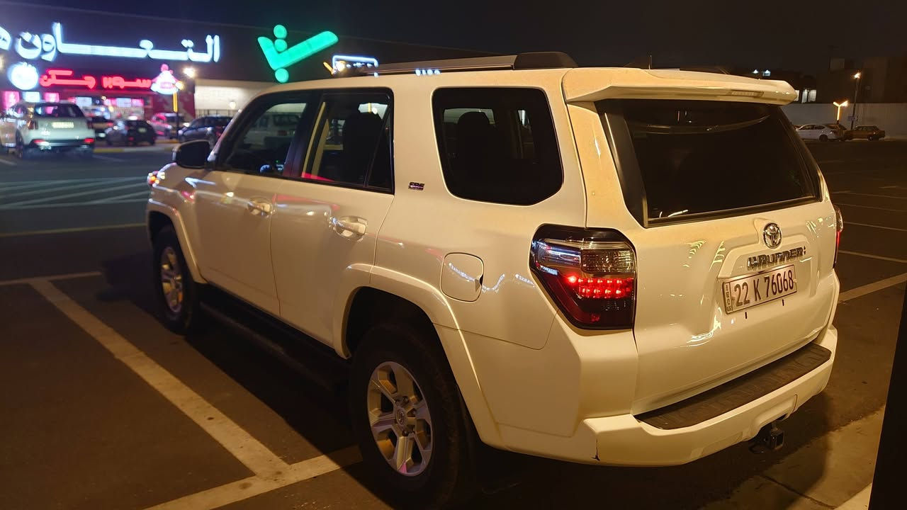 TOYOTA  4RUNNER   2021SR5 
~ تويوتا 4 رنر  
~ وارد أمريكا  
~ موديل 2021
~ محرك 6 سلندر  / V6 
~ دبل أكسلة  4WD 
~ مواصفات SR5 
~ شاشة كبير  
~ كاميرا 
~ كشن جلدة كهربائية 
~ ويل كب كرومة 
~ حجم تايرات ١٧
~ 5راكب 
~ ماشي47 ميل 
~ إيرباگات راجع  سستم 
حادث جاملغ ايمن راجع بارد فقط تكحيل
السعر 305
‏الدورة ***********
 الاستفسار عن طريق الاتصال او واتساب
