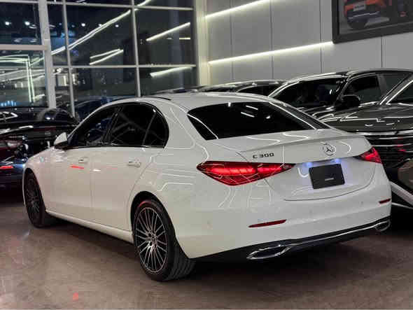 مارسيدس c-300 
2024 
5000 mil 
جامرلغ صبغ فقط بدون دواخل بدون ارباك 
سيارة موجودة بشركة صباح حسن سليمان اربيل شارع ١٠٠ م
سعر /٣٩٠٠٠$
للاستفسار 
*********** 
*********** أربيل
