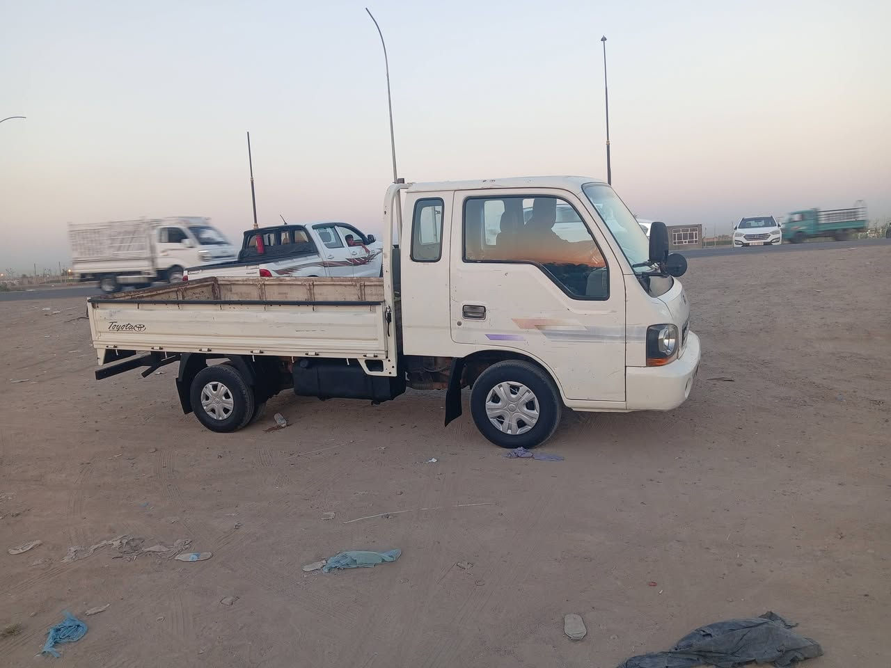 سلام عليكم كيه البيع ام عيون ٢٠٠١ محرك كير اكسل شاصي مكفول رقم صلاح الدين الماني سعر ٦٥ وبيه مجال *********** مكان ابوغريب خط سريع دولي
