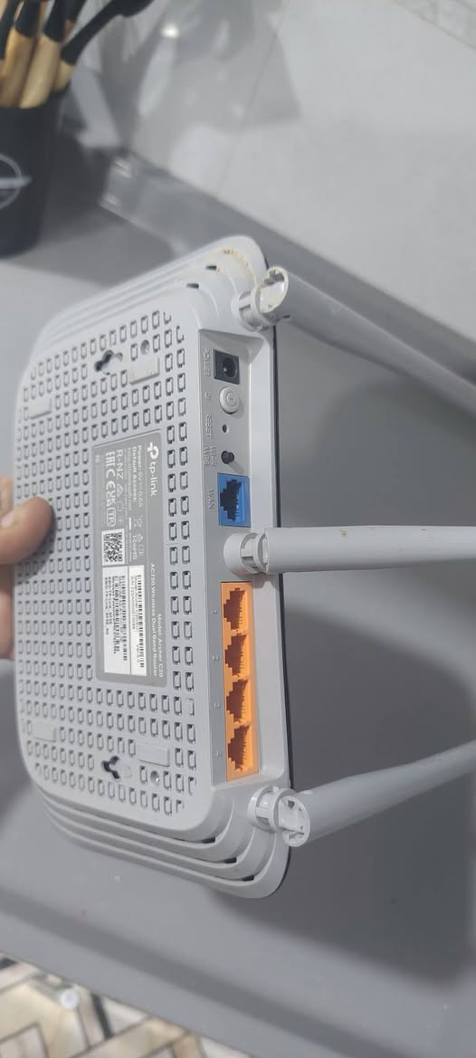 راوتر نظيف وشغال على الفحص مكاني حي الجامعه ***********
