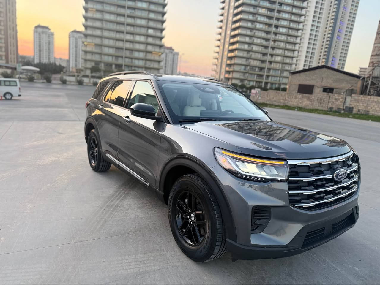 بسم اللە الرحمن الرحيم 
كوردي عربي
تةنها نيو ميلًروشتووة واتة سفرة 
فورد اكسبلورر ٢٠٢٥ فول بئ پانوراما active
 شكل گوراو بصمە شخال و دبل اكسل   كوشن هيتر سوكان هيتر كوشن دو ره نگ و جلد و   كوشن تيتانيوم كامل رادار مكينە ٤ بستون توربو مرخوب 
   ده رگاي دواوه جةگ شاشة ديجتال و 
 نرخي ٢٩٥مجال 
سئ مانگي لةگةلة بورةقةم 
تةنها دوو پارچة بوياخ بئ ناوگرتن راديتةر و پيشي هةمووي بيلادة ئاو روني شةريكةية ... 

0770 152 5035 

0770 151 9905 

عربي 
‏                             ﷽
         اللهم صّلِ وسَلّمْ عَلۓِ نَبِيْنَا مُحَمد ﷺ
‏                     السلام عليكم 👋          
الرجاء الشراي يتصل/السعر ٢٩٥ورقە بيه مجال  

آسيا   /  واتس اب فايبر /
0770 152 5035

0770 151 9905 
                           

#محرك_4_سلندار_توربو  مرخوب
موديل ٢٠٢٥
مواسفات active 
بونيت و جامرلخ صبخ بدون دواخل 
دهن و الماء شريكة رادىترات بيلادي 
فول فول مواصفات داخل بيجي تيتانيوم 
ماشية نص مايل يعني زيروو 

١—لون نفطي 
2- بصمه 
3- بريك بصمه 
4- فور ويل AWD 
5- تشغيل عن بعد 
6- مثبت سرعه 
7-نضام ABS
8- مانع انزلاق
9-حساس أطارات 
10-بك لايت ليد
11-شاشه كبير 
12- كامره دواره
13- كشافات امامي
14-شاشه اعطال
15-ويل كورم
16-رادار جانبيه
17-رادار نقط العمياء
18-رادار الخطوط البيضاء 
19-اشاير بالمري 
20-كشنات تدفئه
21-كشنات جلد
22-‏كشنات ‏كهربائي
23-ستيرن هيتر 
24-نضام قياده أيكو + سبورت +سمارت +نورمال
25-بلوتوث + aux + usb
26-فول تحكم ستيرن
27-كير أوتو + عادي
28- ئوتو بريك 
29-‏ ‏تبريد ثلاث قطع
30- شحن اللاسلكي 
31- صندوق شفت 
32-‏Led +  زينون
33-ئوتو هولد
34-كشنات 7 ركاب VIP 
35-حساسات الخلفية 
26-صندوق شفت 
27- داخل كريمة

.. تبريد لمس + تبريد منفصل+ تبريد مركزي

ملاحظات 📝 "
 

السياره جاهزه ومابيهه اي نقص على وضع الشركه

مكان السياره السلمانيە 

0770 152 5035
 
0770 151 9905 السليمانية, العراق
