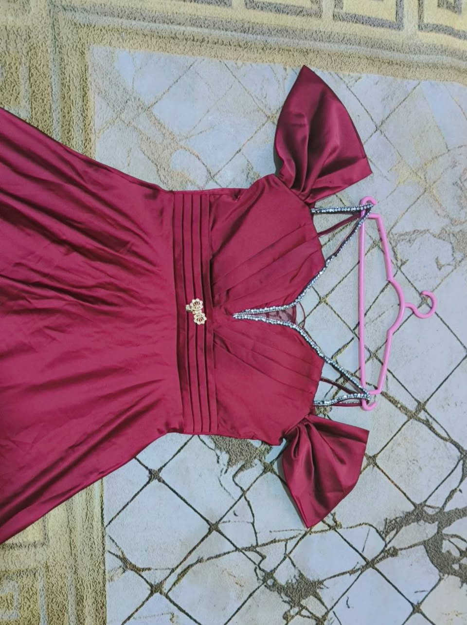 السلام عليكم بنات.. عندي هاي الملابس مستعمله شيء قليل فستان طويل ماروني مال مناسبات تركي يجنن بالبس ملبوس فقط مره 
و فستان قصير احمر راقي على الجسم يجنن 
وقميص وجبه  التريدهم تراسلني خاص


**إذا كنت صاحب هذا الإعلان وتريد حذفه لأي سبب، رجاءا أرسل رسالة إلى الدعم الفني**