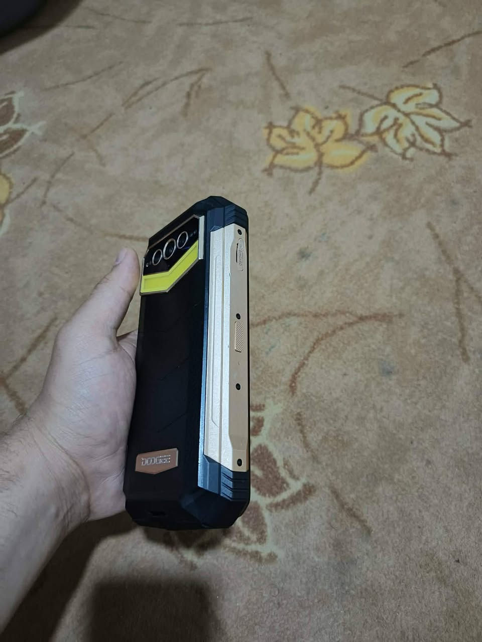 سلام عليكم جهاز للبيع نضيف وحلو ضدالكسر وضد الماي مواصفاته دخل لمنشور سعره ٢٥٠ وبي مجال 
مكاني البصره الحيانيه هذه رقمي *********** بي واتساب
