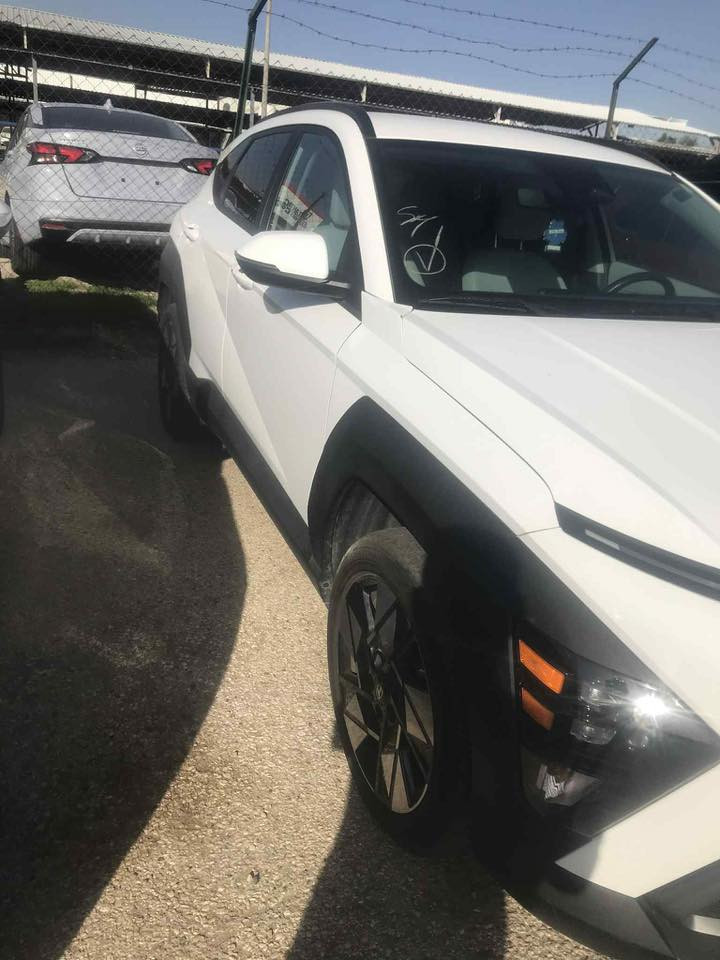 السلام عليكم 
كوناموديل٢٠٢٤دخول جديد منفيس
على حادثها 
موصفات نص فول
شاشه متصله
كاربلاي
ويل كب كروم
تبريد بيانو 
كشن السايق كهرباء
نقطه عمياء 
رادار امامي خلفي
عارضها ب١٦٥بيها مجال
***********
