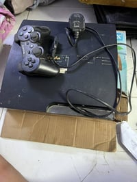 بلي ٣ وياه جوستك و٤٠ لعبه  سعرهه ١٠٠ مكاني بغداد الشعب ٠٧٧١٥٨٣٥٨٣٤