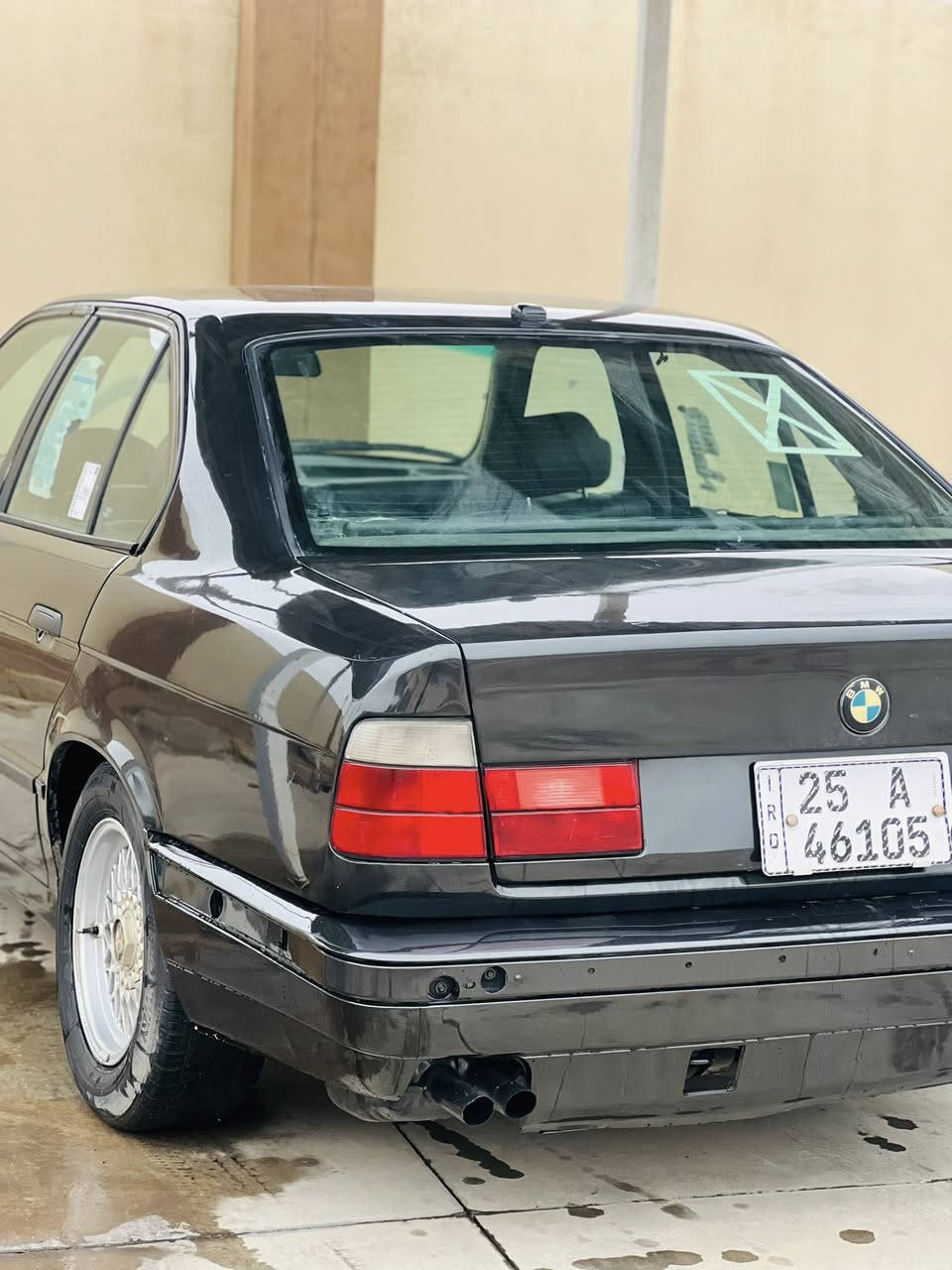 السلام عليكم بي ام للبيع موديل 1991 سنويه جديد بطاقه بانزين بيها 525اصل وفصل مسكر شرط تحويل وكاله سعر خاص او اتصل عل رقم وتدلل ***********🇩🇪
