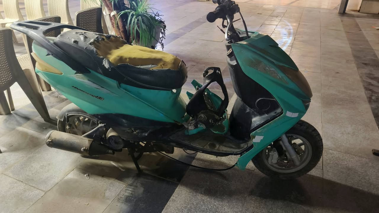 السلام عليكم دراجه للبيع شغاله سعره ١٥٠ وبيه مجال للسفسار ***********
