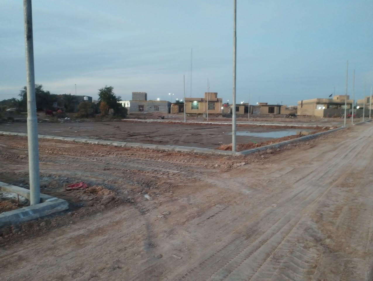 قطع زراعي سند 25 من مساحه 100متر الى 500متر خلف بانزين خانه مال الرميثه كافه الخدمات حتى تبليط وقريبه على الشارع العام مباشر وسعاره مناسبه ***********
