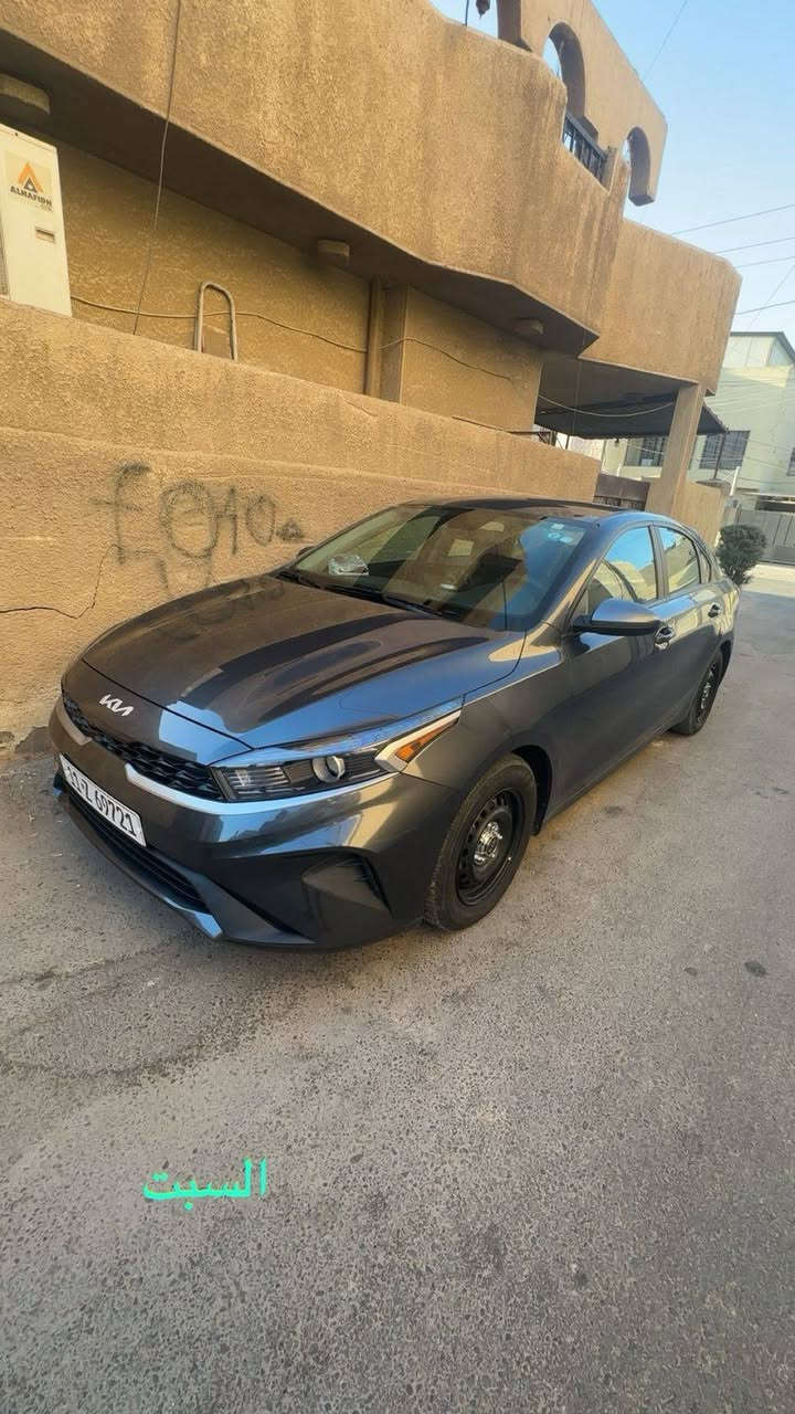 السلام عليكم
للبيع للبيع
كيا فورتي 2023 فئة FE (عميه) وارد امريكي محرك كير صدر كله بلادي  حادثها قبق جنطه ودعاميه كما موضح بالصور (استبدال قبق جنطه ودعاميه ومصبوغات)
السياره مرقمه وكامله باسمي
ماشيه 80 الف كيلو
المواصفات-محرك 2000 دوش-كير cvt-تحديد مسار-قياده ذاتيه-رادار امامي-مثبت سرعه - وضعيات قياده (normal-sport-smart)
كشنات قماش-سبير جك ماطور هوه بلادي
السعر153 وبيها مجال بسيط للشراي فقط
العنوان بغداد الكرخ السيديه
للاتصال:***********
