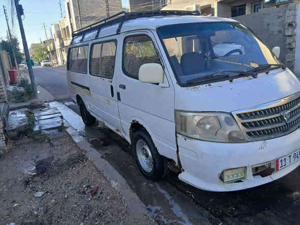 السلام عليكم فتون للبيع موديل 2009 السيارة بيها خياسات ولاكسل بي صوت خفيف السعر 35  وبيها مجال بصيط العنوان بغداد  الشعب ***********
