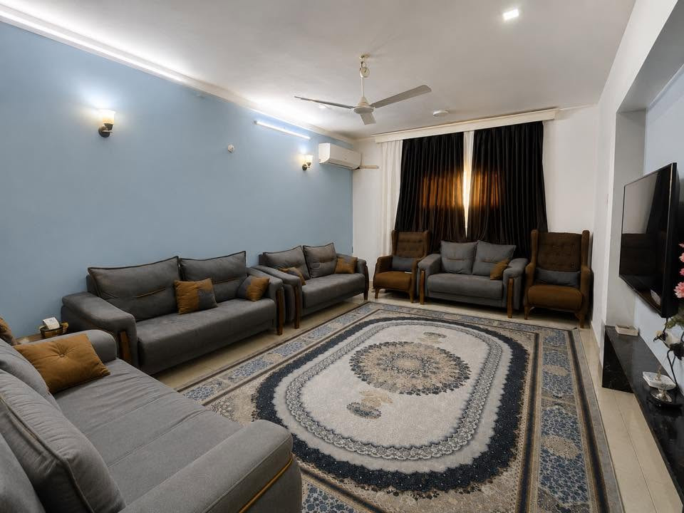 للبيع دار في مجمع الأميرات الأول السكني

📍 المرحلة الثانية
المساحة: 250 متر مربع

🔸 يتكون الدار من:

* غرف نوم عدد 2
* صالة
* غرفة استقبال الضيوف
* مطبخ 
* حديقة
* كراج

💰 السعر: نقداً      {  لمعرفة السعر علق برقم 10  }

📞 للاستفسار والاتصال: ***********

📩 أو عبر مراسلة الصفحة

#محمد_العزاوي_للتسويق_العقاري
