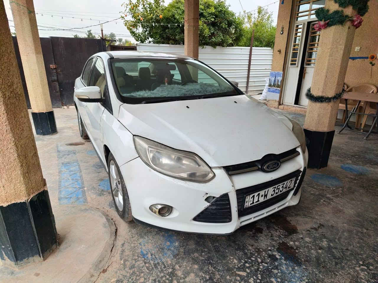 للبيع السعر 57وبيها مجال كفاله عامه ماعدا جاملغ الأيمن 2013رقم بغداد بأسمي ***********
