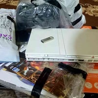 بلي 2 للبيع مستخدم قليل جدا فري ريجن مع جوستك عدد واحد  ومحوله اصليه م...