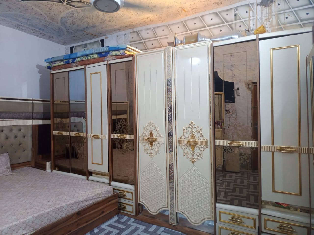 سلام عليكم غرفه اخشاب تركي مستعمله سنتين لغرفه كلش جديده سعره مليون ونص مكان النهروان خلف مطعم ديوان وهاذ رقم بيه واتساب واتصال ***********
