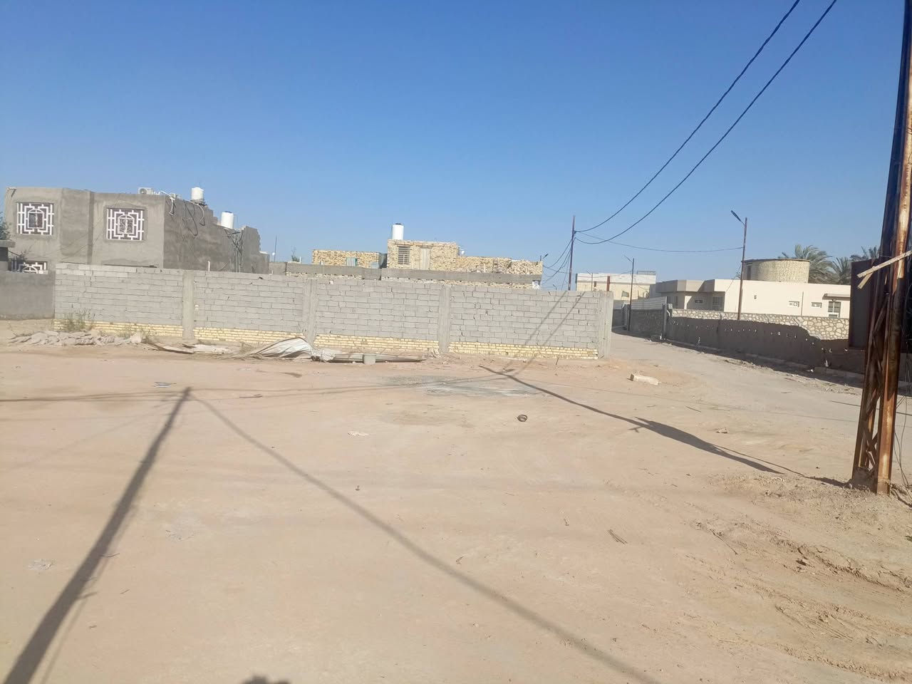 يالله دار  البيع المساحه 100متر
طابوزراعي سند 25قرار محكمه. سعر مناسب

شارع سواق مجيد    أساص صب كونكريت البيت نضيف

العنوان كوفه حي ميسان قرب مجمع جوهرت العرب 

يحتوي ع غرفه  وستقبال ومطبخ وصاله  وتخاريج داخليه وخارجيه 

الستفسار تصل ع رقم ***********وتساب. يوجد كافت

 المساحت الزرعيه
