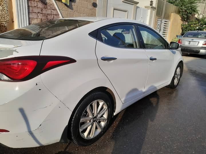 السلام عليكم
النتره للبيع خليجي
موديل 2015 فول مواصفات عدا البصمة
فتحه اشاير بـ المري شفط منظومه تبريد جديده
تخم تاير اربعه دسك 
السعر 122$ 
للاستفسار :-***********
