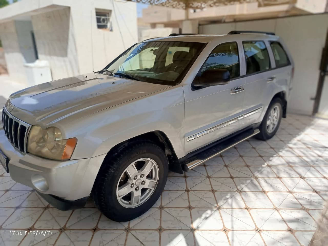 السلام عليكم 
(((( مكلف بالنشر ))))
جيب شيروكي 
موديل 2006
 محرك 3700 
رقم بغداد انكليزي بأسمنه
 صبغ حزام اثر جراد 
بدون اي حادث 
محرك مكفول لاصرف ولا بخار تبريد ثلج 
كير صدر كله جيد بطاريه جديده تايرات الامامي جديد والخلفي 70%  شاشه كامره خلفيه
ماشيه (  110 ) الف 
السياره داخل خارج على وضع وضع الشركة 
 جاهزه من كل النواحي مال جنيه 
ماشيه 120 الف فقط 
السعر 92  ورقة وبيها مجال للطيبين
مكانها الرمادي الحبانيه حصيبه الشرقيه
للاستفسار 
***********
