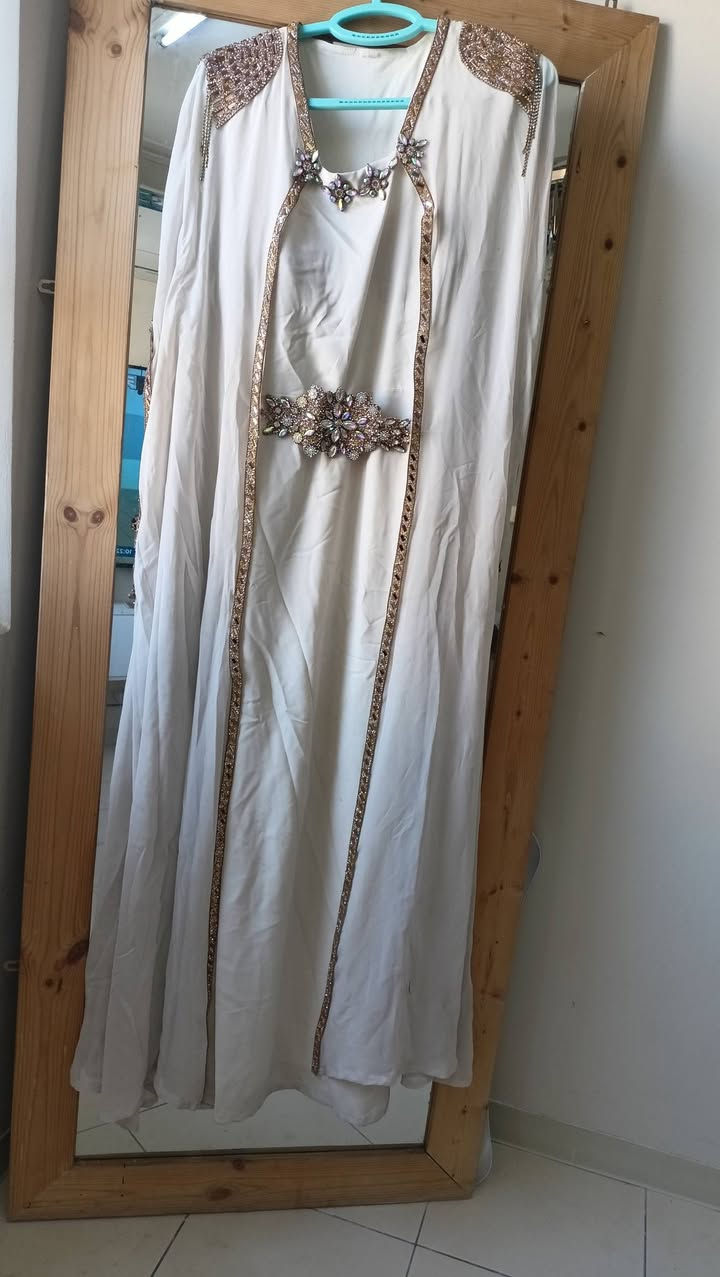 كل قطعه ب20  ما عدا البدله ب25


**إذا كنت صاحب هذا الإعلان وتريد حذفه لأي سبب، رجاءا أرسل رسالة إلى الدعم الفني**