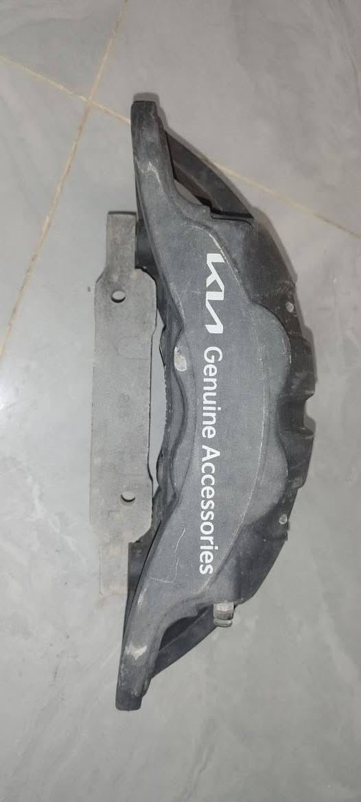 فك بريك (Caliper) كيا رياضي أصلي (4 بستن) من شركة Mando.
القطعة بحالة ممتازة، مناسبة لموديلات كيا (تيلورايد، سورينتو)، جهة اليسار (19L).

​للاستفسار والسعر: ***********

اتصل بينا وتدلل.
