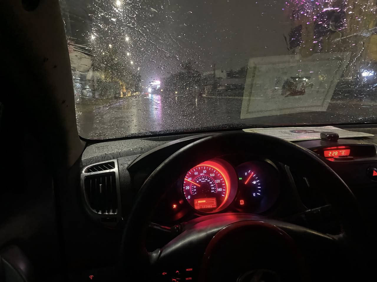 سلام عليكم 
فورتي تك باب موديل 12 ماشيه 111حقيقي مكينه حاويه جديده شلعه ومعدل اشك الكاع خير من الله تنسه صرف بانزين فتحه سقف داخل جلد احمر تبريد وتدفئ سياره كامله مكمله مصبوغه حزام الغد الايمن فقط جان مضروب ومتعمر كتف فقط الغد الايسر سليم شواصي سليمه سياره بل عافيه عل ياخذها لو ما محتاج مابيع يشهد الله 
السعر 80 وبيها مجال بسيط
مكان بغداد الكراده 
رقم تلفون***********
