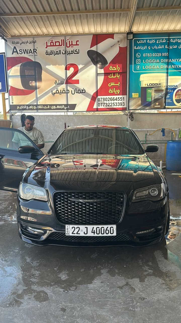 السلام عليكم 
اوباما كرايسلر ٢٠١٦
موصفات s
بنوراما
تحكم ستيرن
بصمة
كشنات جلد
لايت زينون اصلي
السيارة وارد كندي
باب العبري صبغ فقط
السعر١٩٥ 
***********
