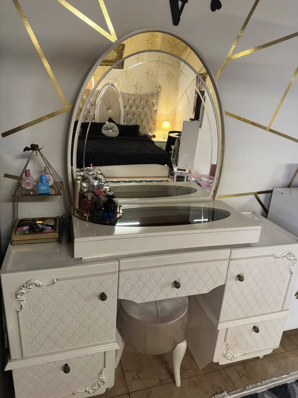 غرفه نوم ضخمه تركي للبيع سعرها مليون وبيها مجال وسرير طفله جديد استعمال قليل مع مكتبه سعرها ١٠٠


**إذا كنت صاحب هذا الإعلان وتريد حذفه لأي سبب، رجاءا أرسل رسالة إلى الدعم الفني**