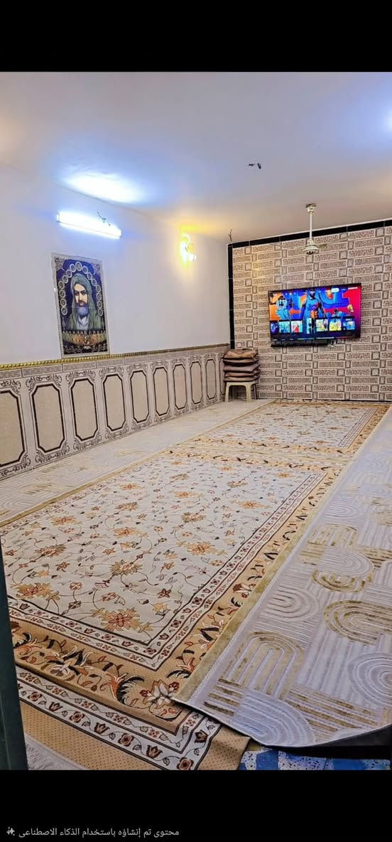 بيت مساحه 330متر على الشارع العام  
مكان الدار حي طارق القديم  بعد الصيطره الثانيه مجاور أفران الأصدقاء خدمات كامله  استقبال 9×4 
مطبخ بارد  5×5 +مطبخ حار 3 ×250
عدد الغرف 2 قياس الغرفه  7×4  الغرفه 2 قياس 6×4  صاله 7×5منور 7×2   اضافه عدد محلات عدد2 هياكل بعدهن ماكاملات  سعر 185
استفسار على الرقم *********** بغداد, العراق
