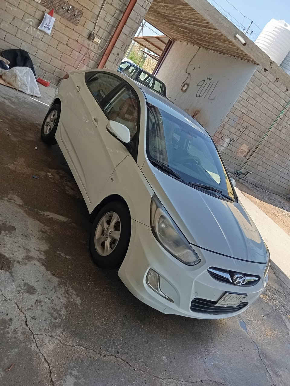 السلام عليكم 
اكسنت للبيع موديل 13 رقم نجف بسمي 
مواصفات عاديه 
تحكم 
اشاير مري 
مكينه 1600
قطرتين 
تبريد ثلج 
كير ومكينه مكفول 
بيه صبغ مكانات قليله بالباب والدور الجاملغ والدوسه تكم شواثي لغود قماره كله مكفول فقط صبغ قليل 
مكان السياره بابل الكفل 
***********
