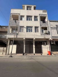 بنايه للبيع   المساحه 140 متر.  الواجهة 10 متر   تحتوي على 6 شقق  سند ...