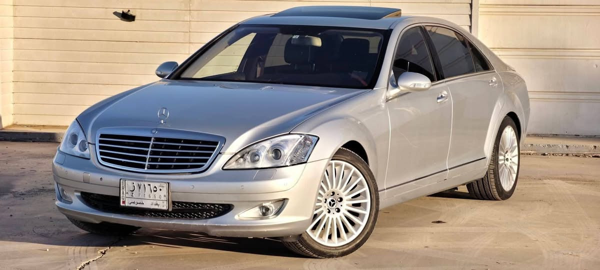 مرسيدس S550 موديل 2007 باب طويل رئاسي
فول مواصفات
مكفوله بدون صبغ 
محرك V8 
جديده جدا 
جاهزه بدون نقص 
5 بردات كهرباء 
كشنات كهرباء 4 خزن ميموري
12 ايرباك 
ابواب +جنطه شفط+مري شفط تحكم كهرباء 
لايت داينمك وي الستيرن +زراك لايت 
ستيرن كهرباء 
سستم صوت هارمن كاردن 
مكان السيارة الناصرية المركز 
للاستفسار ***********
