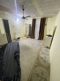 بيت حواسم • غرفتين • حوش صغير