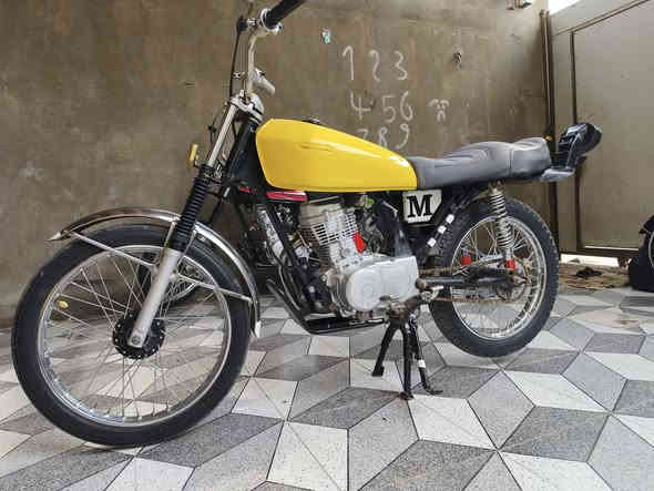 السلام عليكم دراجه ايراني نضيفه كلش حلوه محرك نامه شلامچه الدراجه كلك كلك مفتوحه مرا وحده غراض كله اصليه نضافتها گدامكم  الدراجه رزنه ومعدل كلش حلو  وبعد احلى من الصور غراضها كلهن جدد بس السيبايه مو وياها السعر 600 وبيه مجال للشراي هذا رقمي موجود واتساب *********** مكاني بصره فنجانيه
