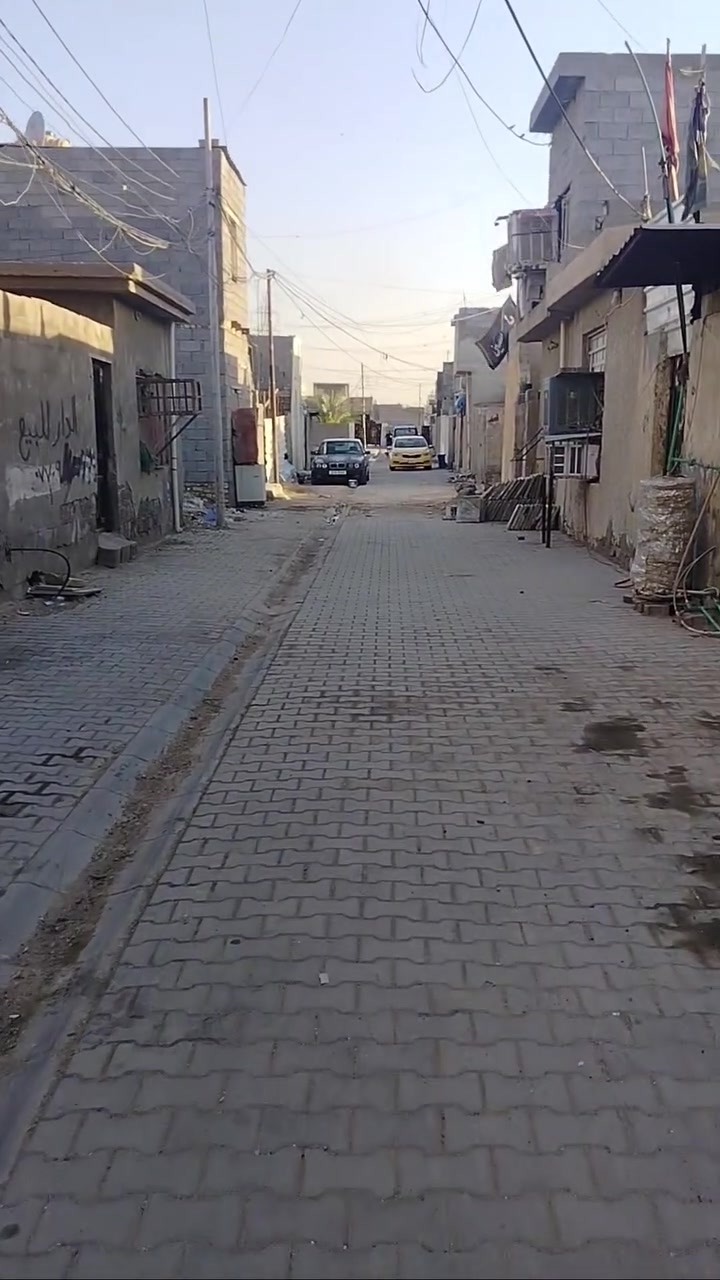 السلام عليكم بيت للبيع مساحته 50متر سكف عكاده مكان سبع قصور شارع كريش البيت من مبني صارله شهرين سند 25  للستسفار ***********   واتس اب
